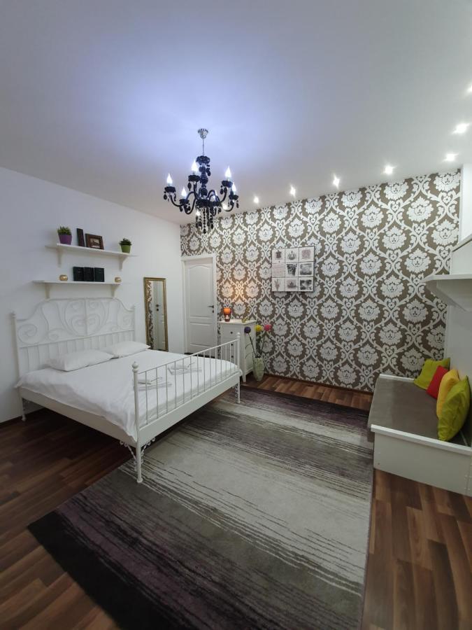 Piazza Grande Apartment *